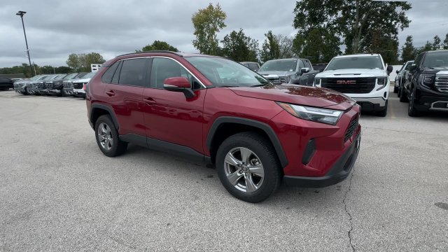 Used 2025 Toyota RAV4 XLE AWD/4WD image 3