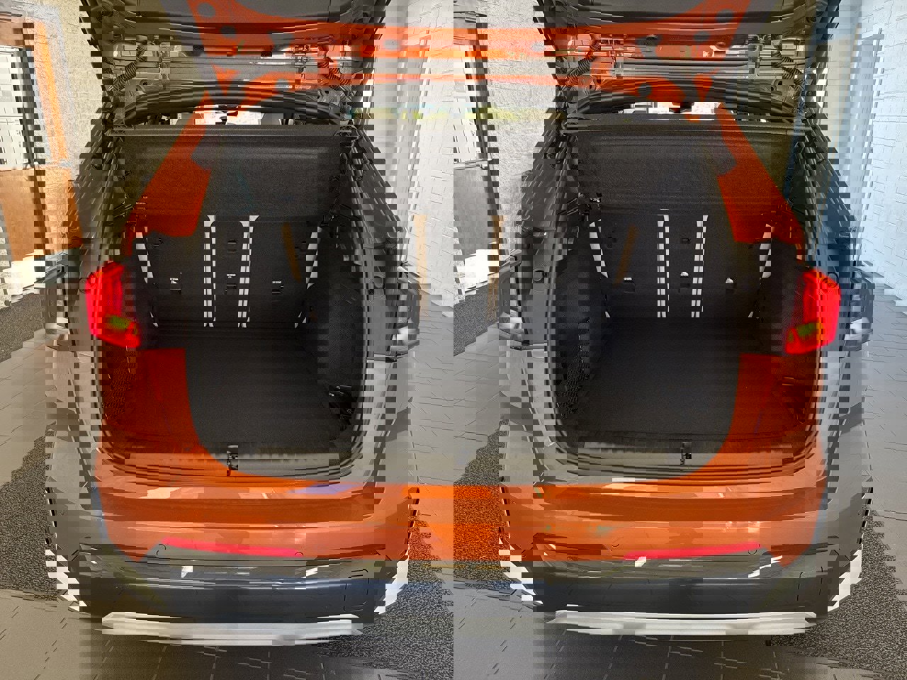 New 2025 BMW X1 xDrive28i w/ Technology Package image 9