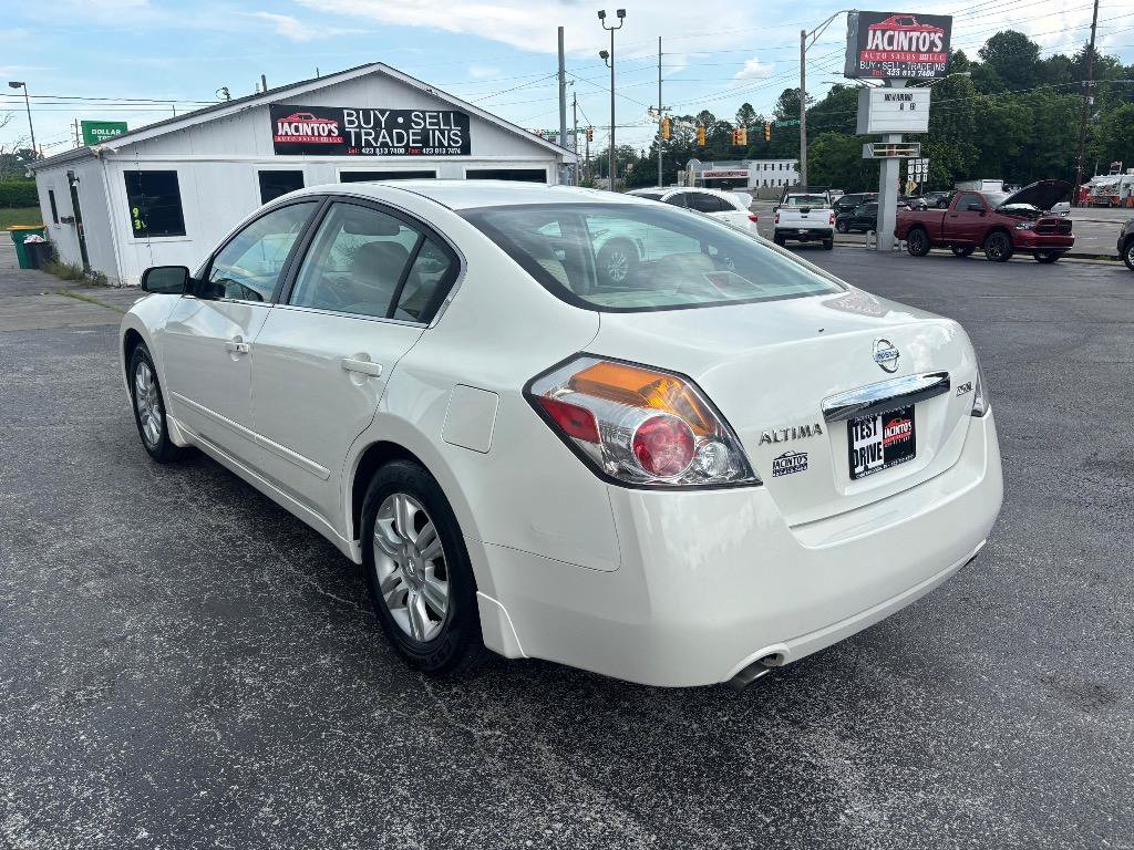 Used 2011 Nissan Altima 2.5 SL w/ 2.5SL Pkg FWD image 6