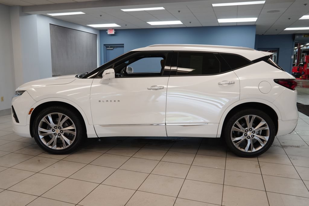 Used 2019 Chevrolet Blazer Premier w/ Sun and Wheels Package FWD image 2
