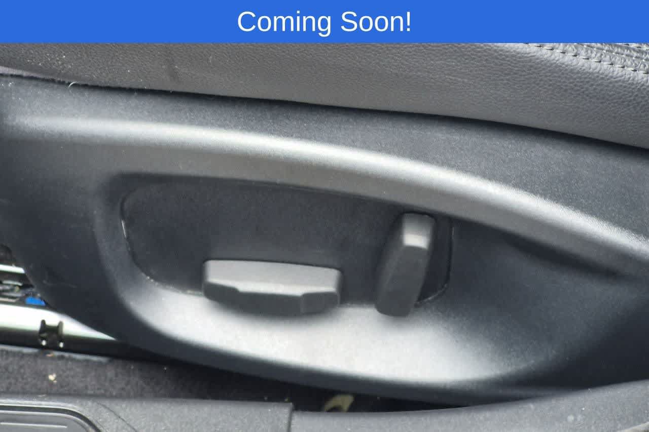 Used 2017 Jaguar XE Premium RWD image 17
