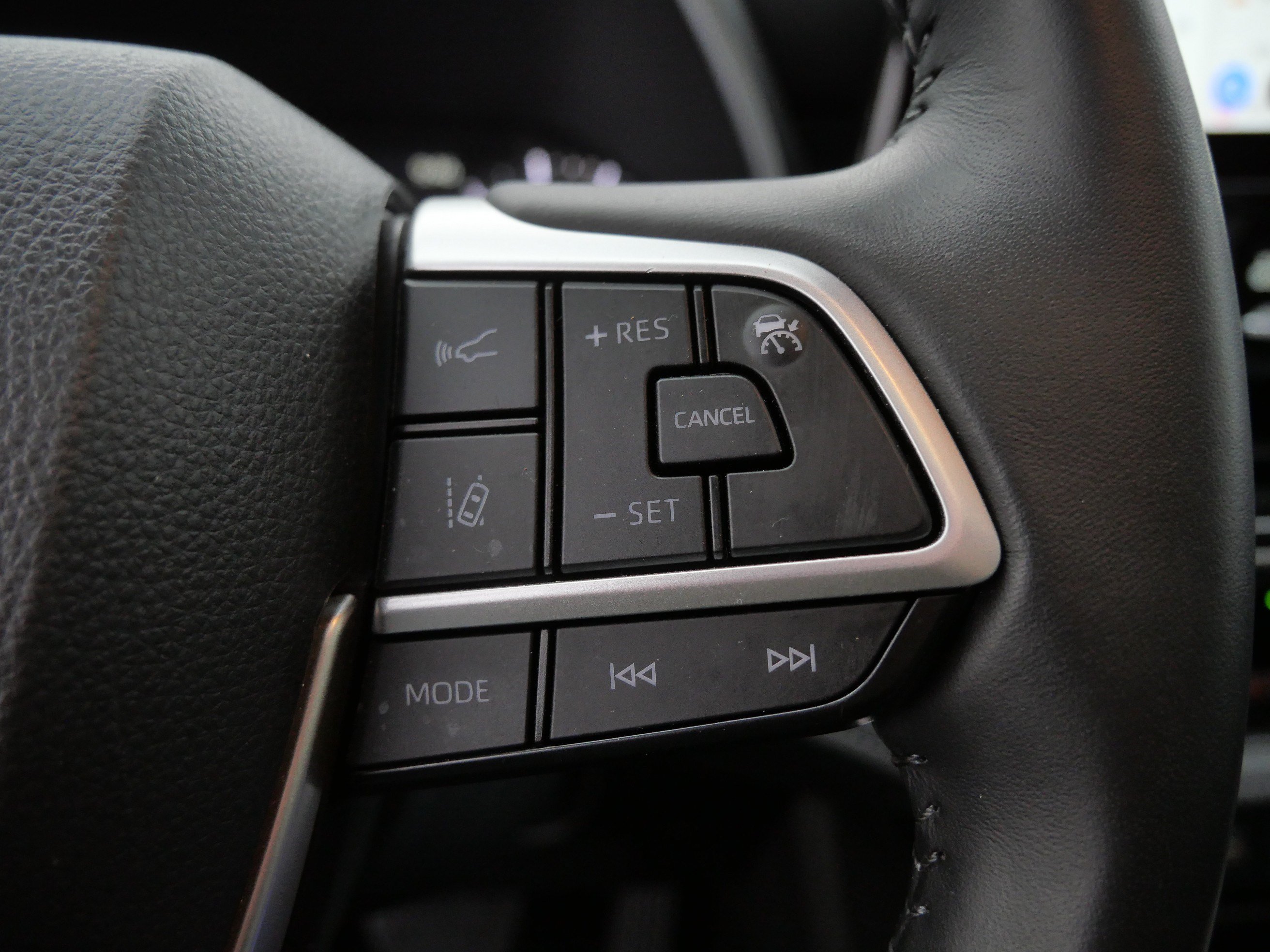 Used 2025 Toyota Highlander XLE AWD/4WD image 29