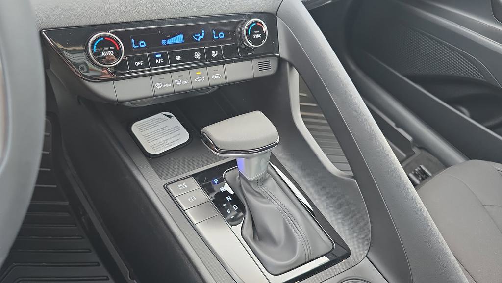 New 2026 Hyundai Elantra Sport FWD image 21