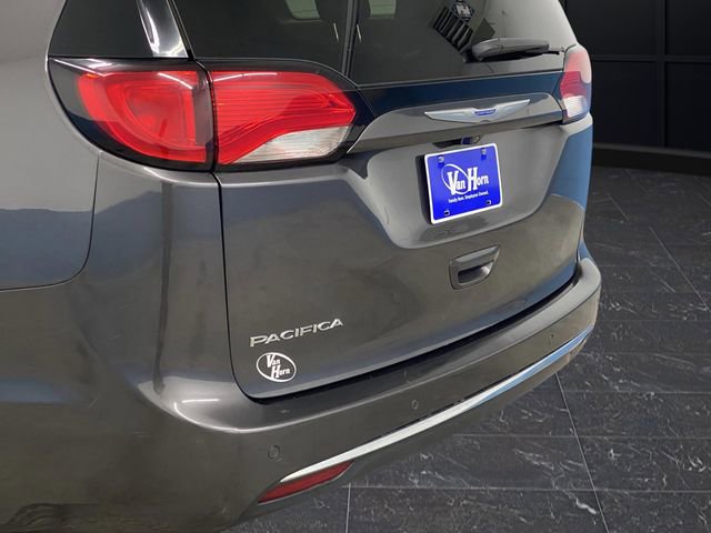 Used 2018 Chrysler Pacifica Touring-L image 36
