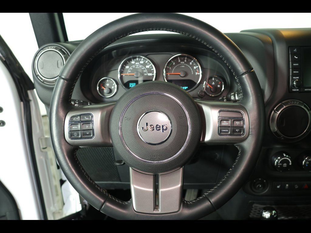 Used 2018 Jeep Wrangler Unlimited Sahara image 17