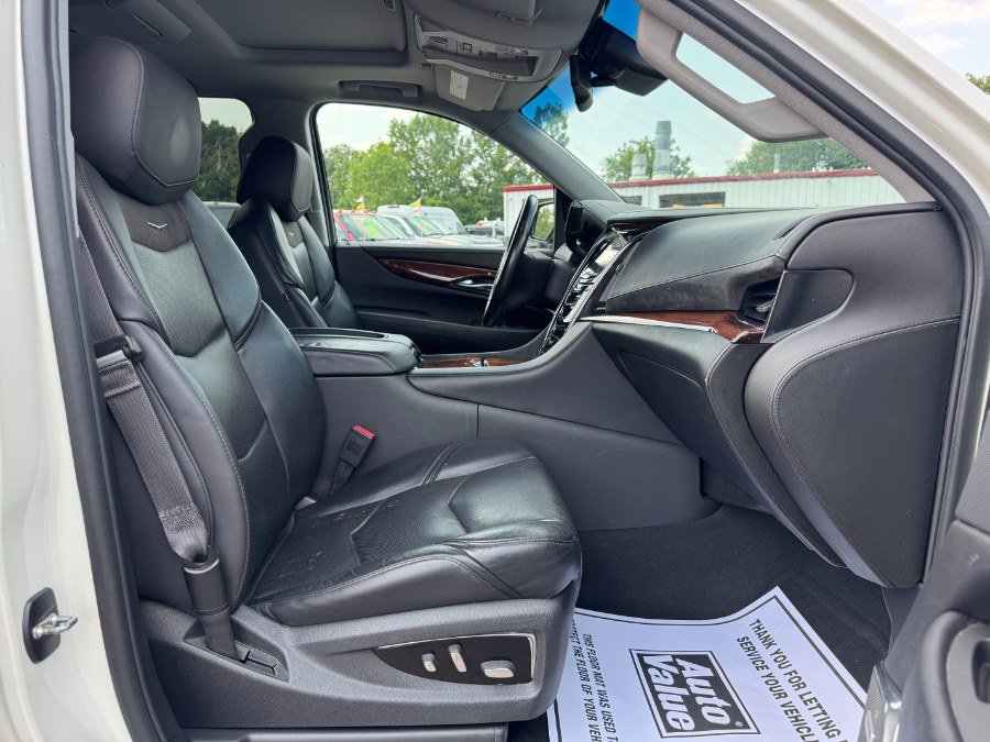 Used 2015 Cadillac Escalade Premium AWD/4WD image 20