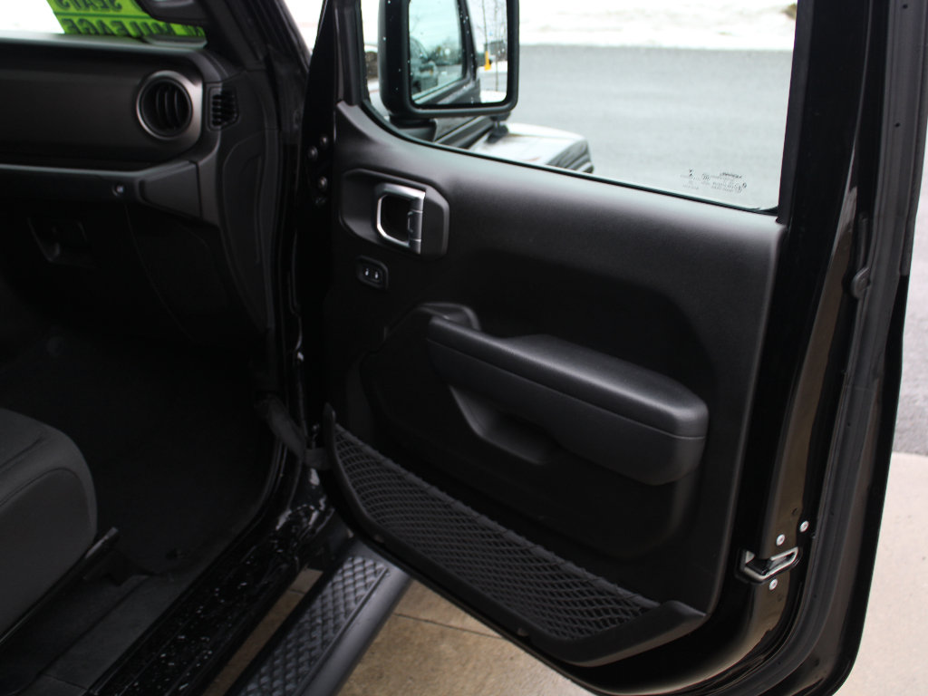 Used 2022 Jeep Gladiator Sport image 12