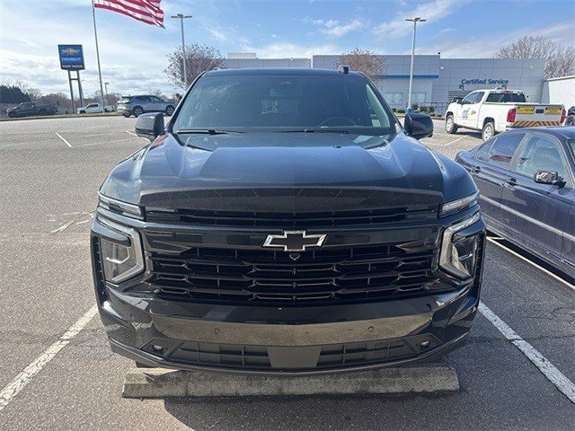 Certified 2025 Chevrolet Suburban RST w/ Comfort Package image 3