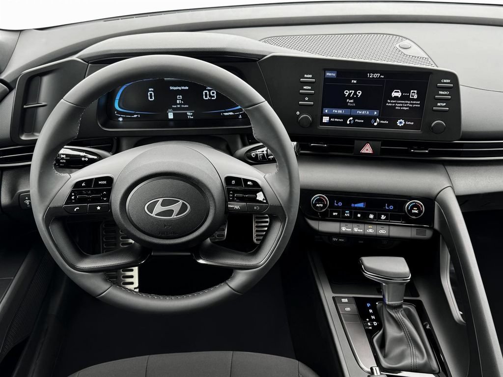 New 2025 Hyundai Elantra Sport FWD image 17