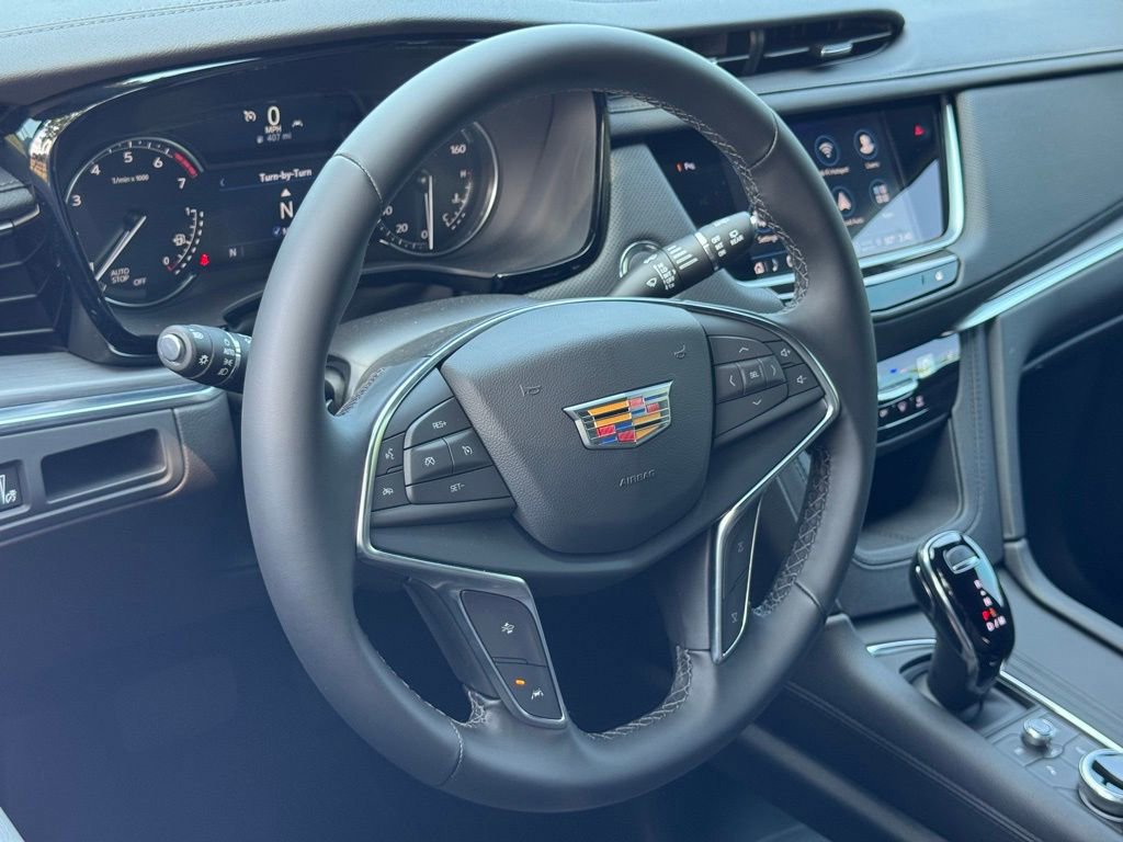 New 2025 Cadillac XT5 Luxury image 13