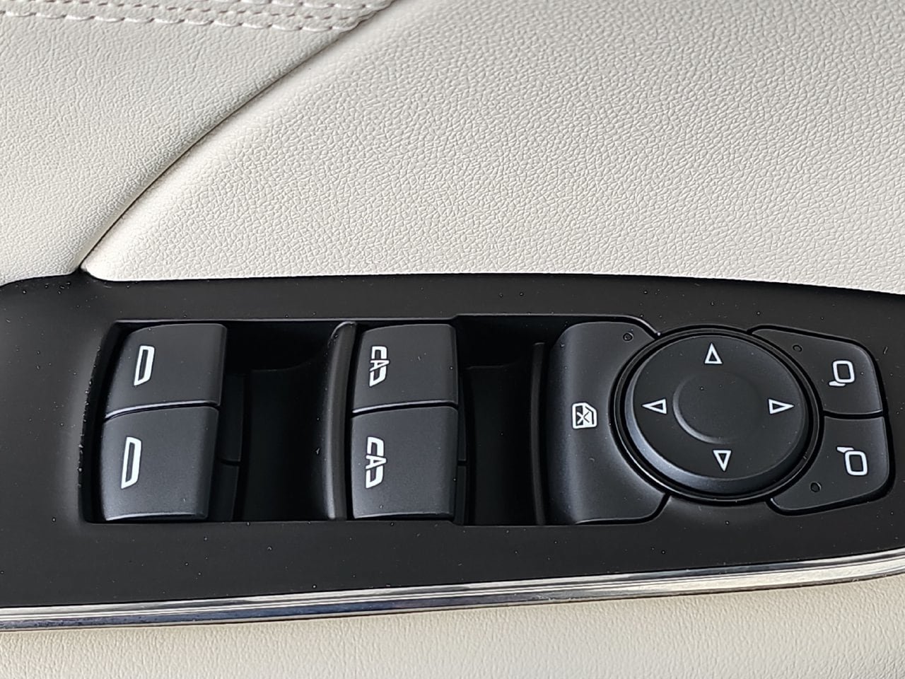 Used 2023 Buick Envision Preferred AWD/4WD image 32