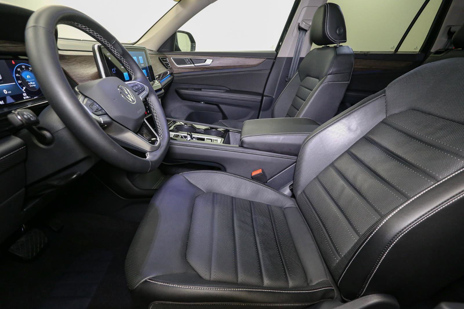 Certified 2025 Volkswagen Atlas SEL image 46