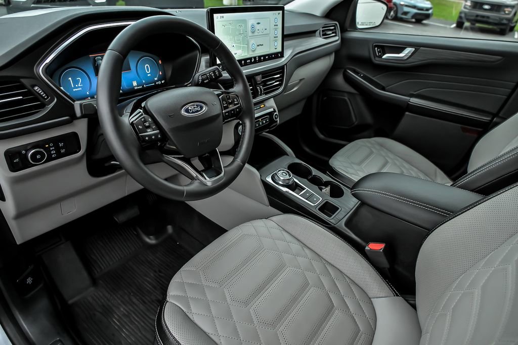 Used 2023 Ford Escape Platinum w/ Premium Technology Package image 12