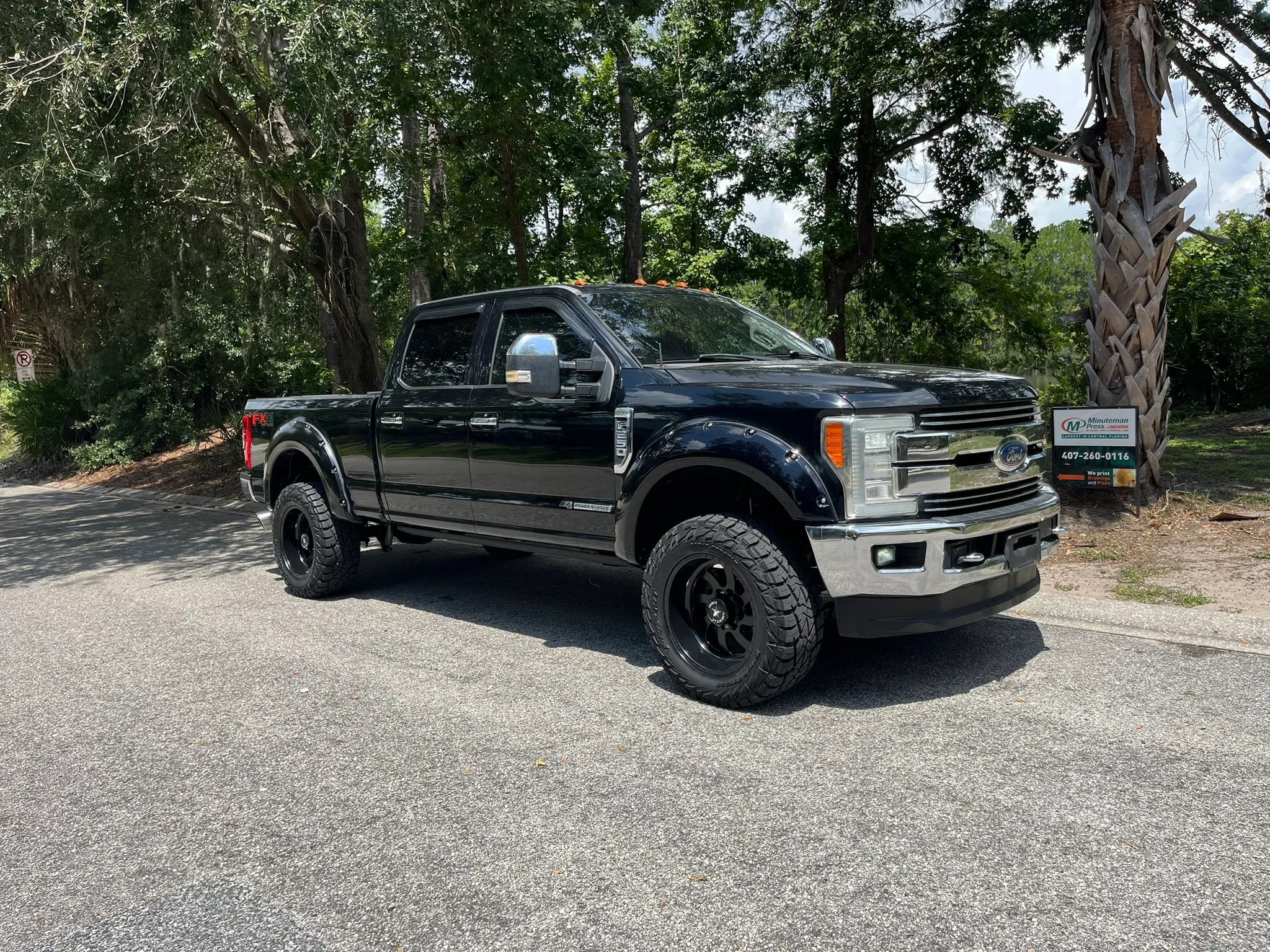 Used 2017 Ford F250 Lariat w/ Lariat Ultimate Package AWD/4WD image 2