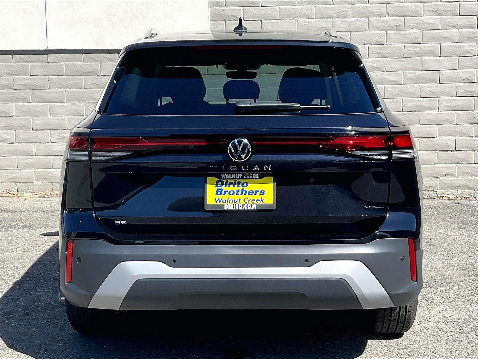 New 2026 Volkswagen Tiguan SE FWD image 3