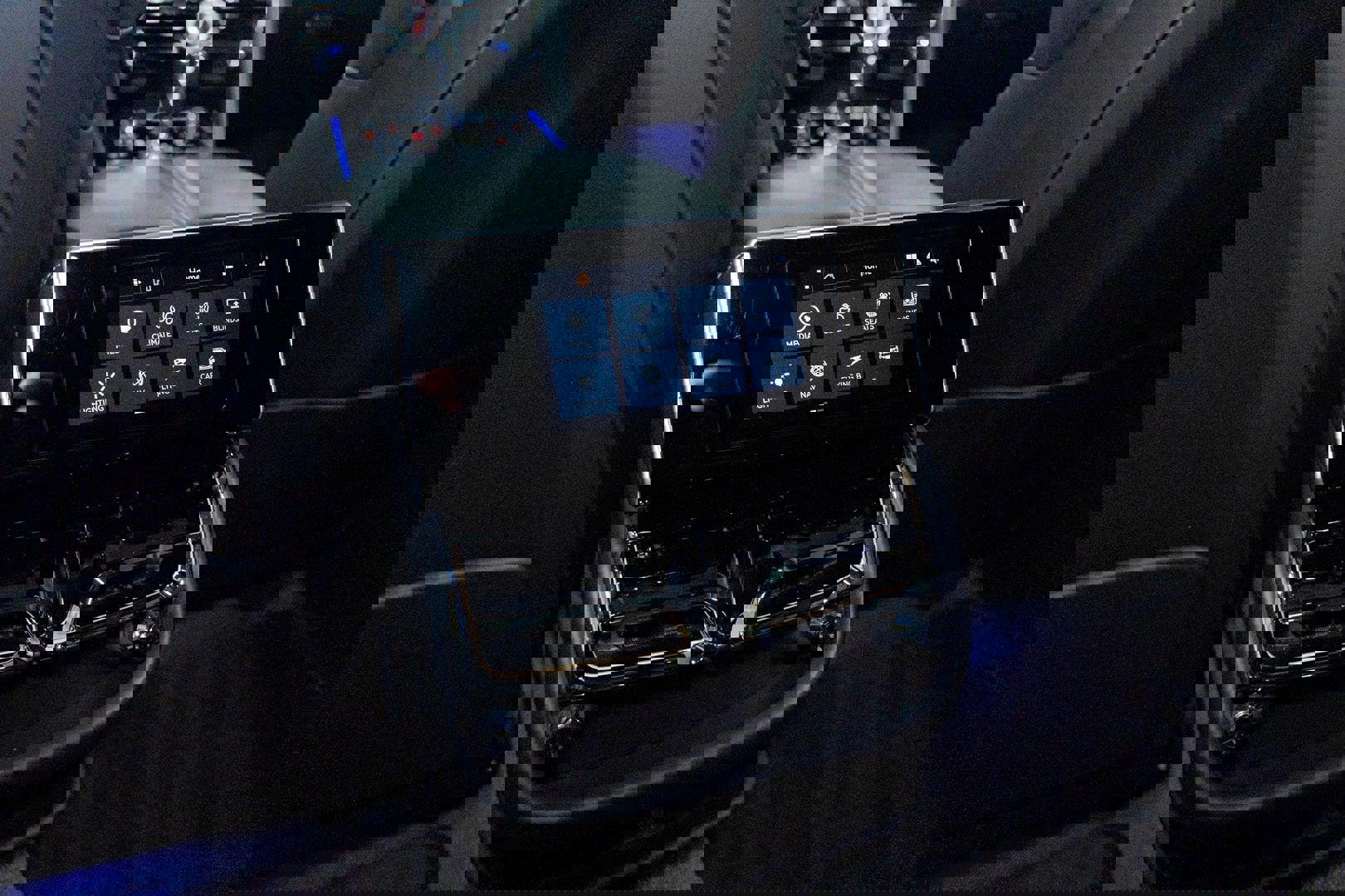 Used 2021 Bentley Flying Spur V8 image 38