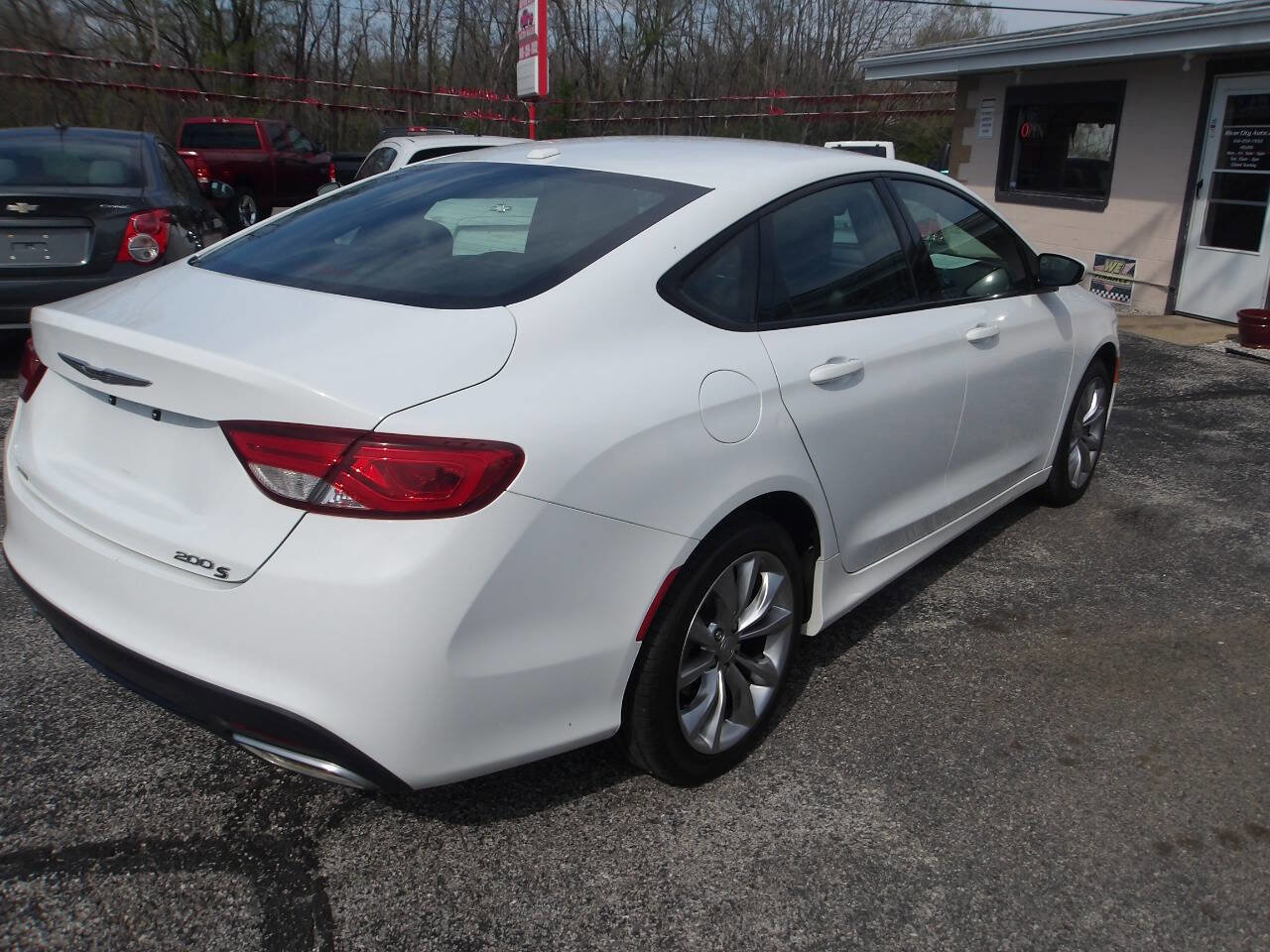 Used 2015 Chrysler 200 S FWD image 8