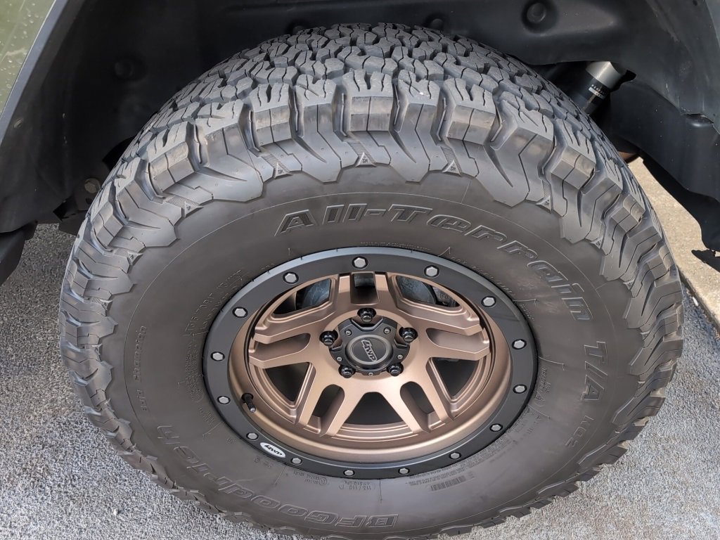 Used 2021 Jeep Wrangler Unlimited Sahara w/ Cold Weather Group image 12