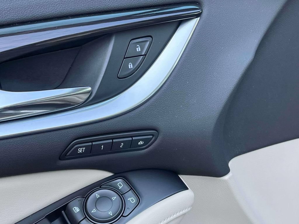 Certified 2018 Buick Enclave Premium w/ Experience Buick Package FWD image 27