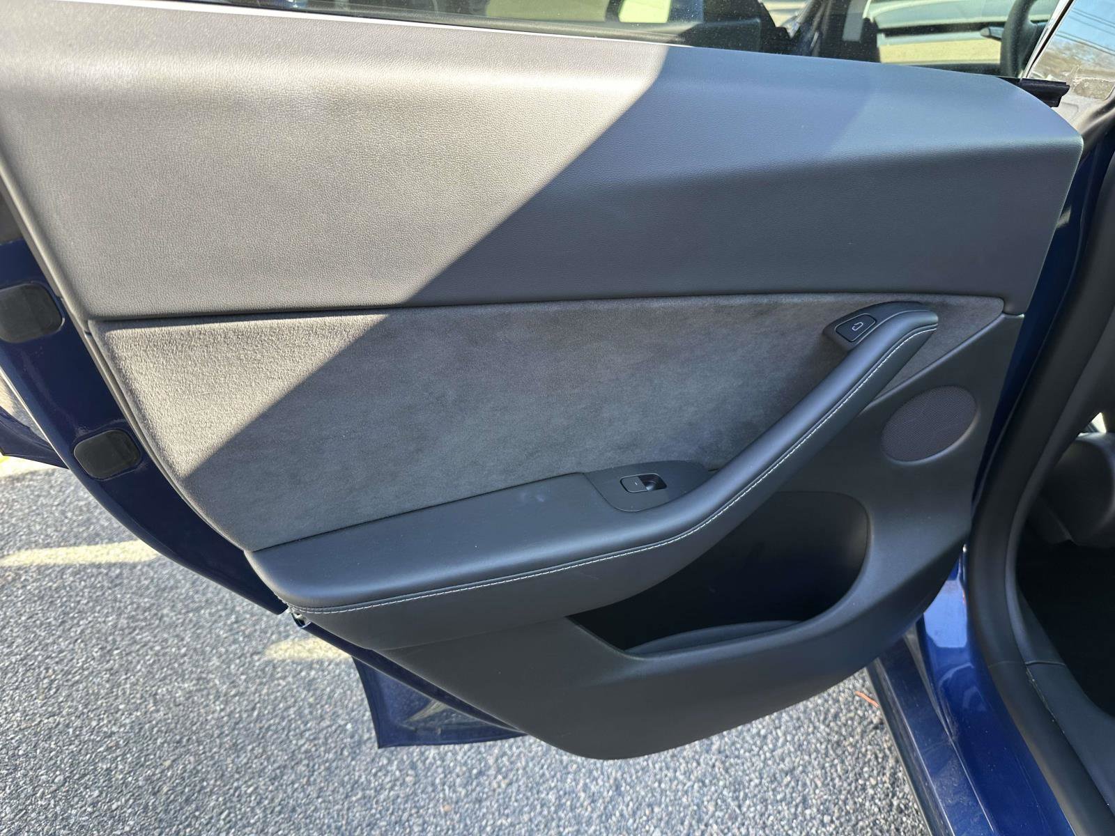 Used 2022 Tesla Model Y Long Range AWD/4WD image 18