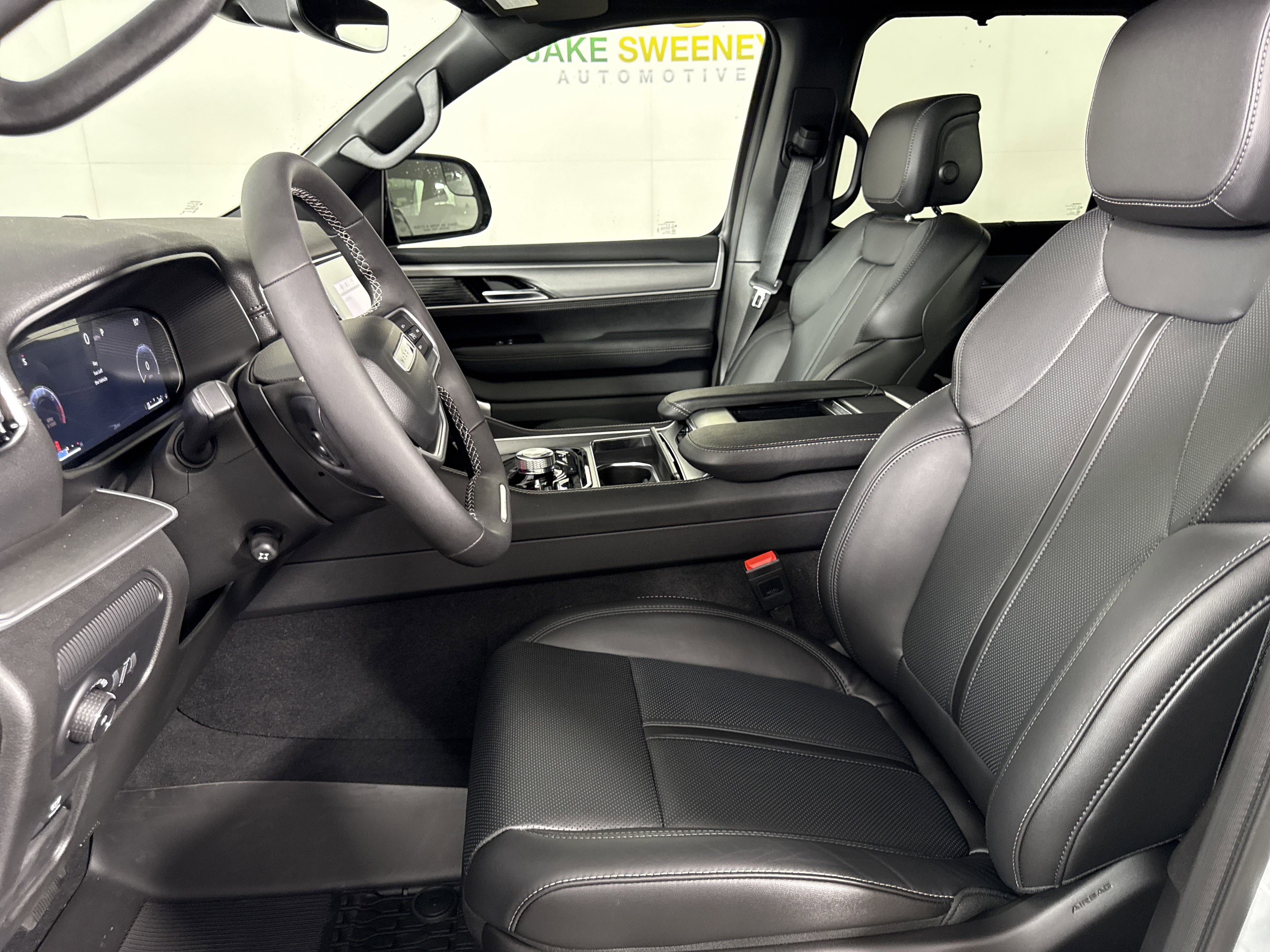 New 2025 Jeep Wagoneer 4WD w/ Convenience Group I image 12