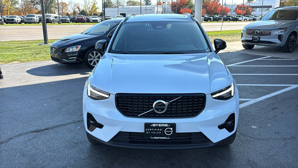 Certified 2026 Volvo XC40 B5 Plus AWD/4WD image 6