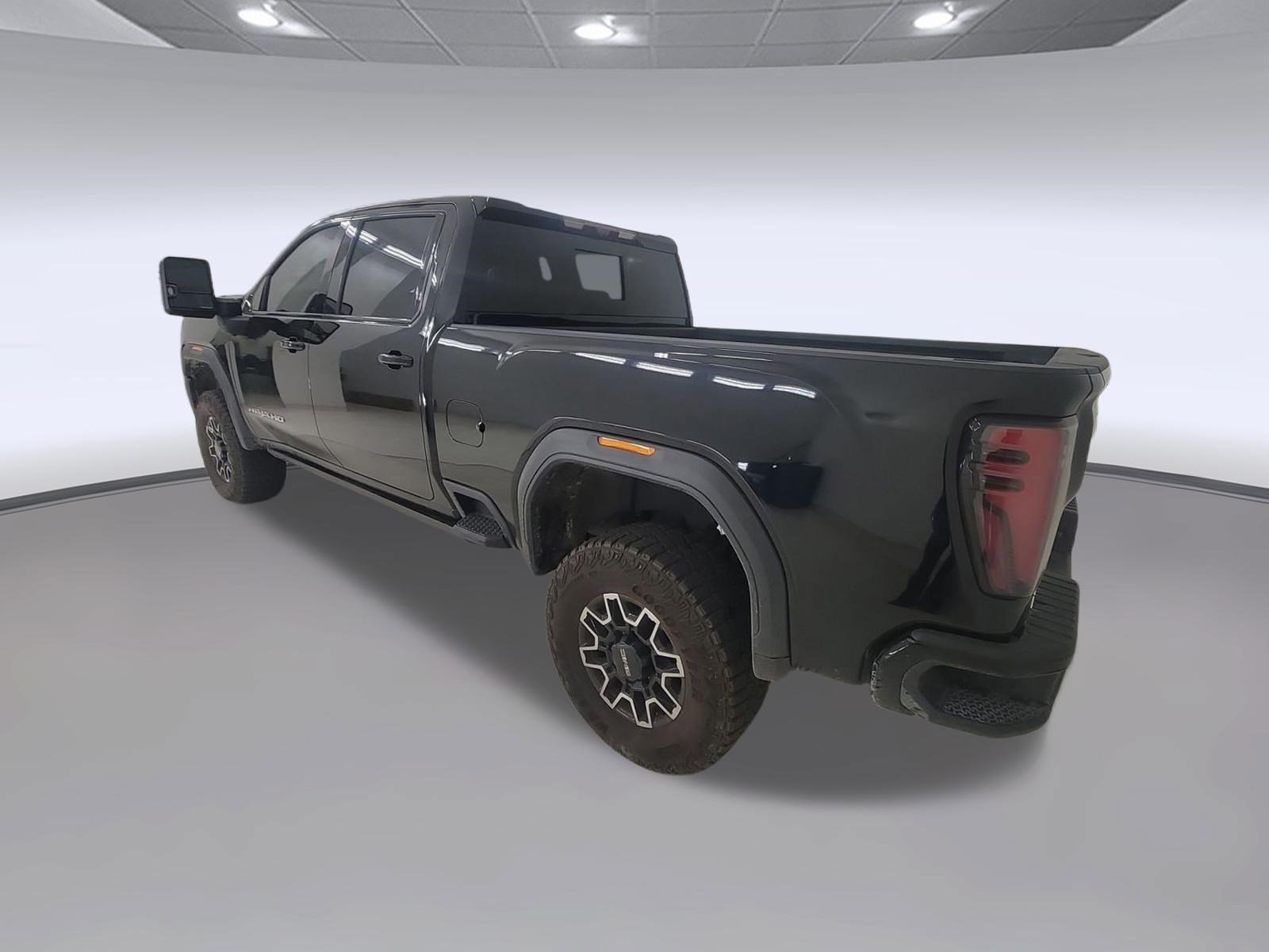 Used 2026 GMC Sierra 2500 AT4X image 3