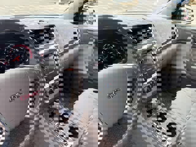 Used 2014 GMC Acadia SLE image 18