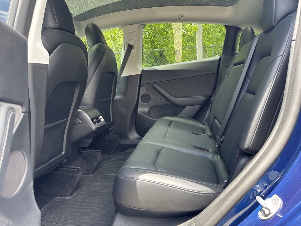 Used 2022 Tesla Model Y Performance AWD/4WD image 15