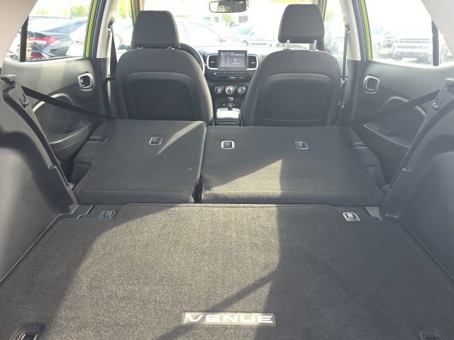 Certified 2023 Hyundai Venue SEL image 21
