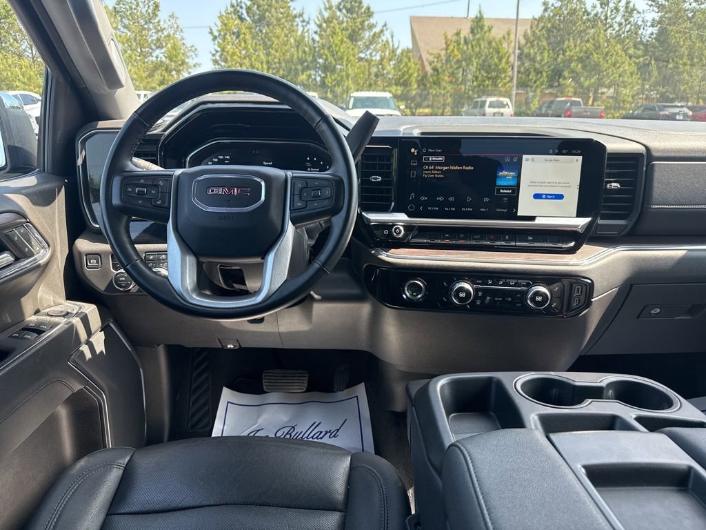 Used 2024 GMC Sierra 1500 SLT AWD/4WD image 3