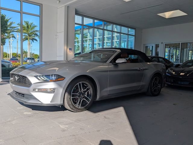 Used 2020 Ford Mustang Premium image 3