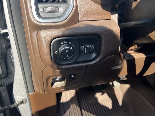 Used 2025 RAM 1500 Laramie AWD/4WD image 8