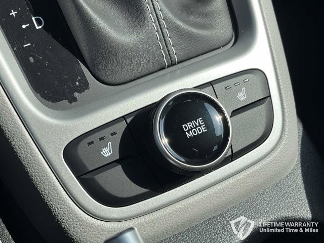 New 2026 Hyundai Venue SEL FWD image 24
