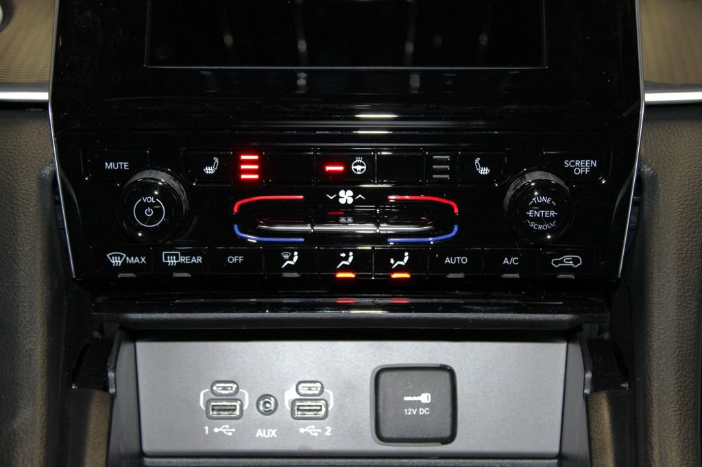 New 2025 Jeep Grand Cherokee Laredo image 19