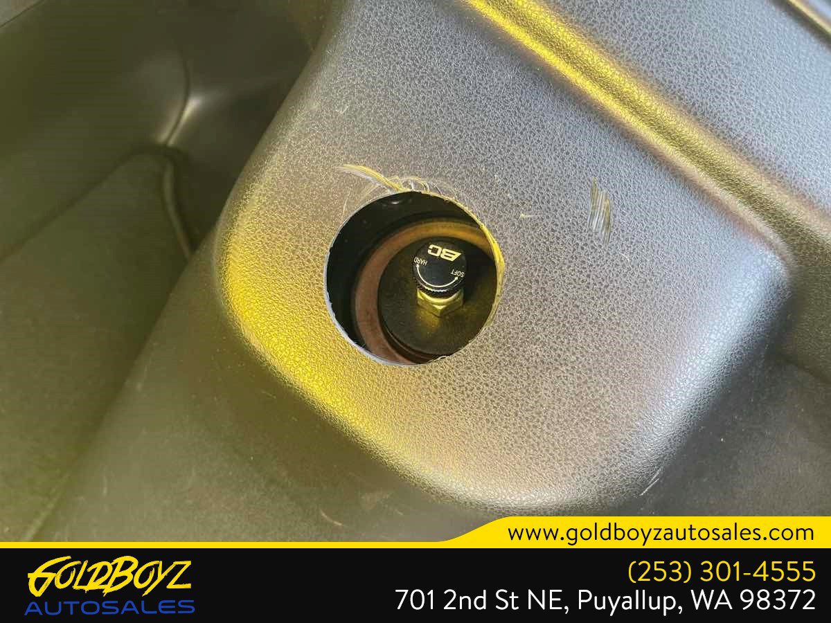 Used 2017 Nissan 370Z Coupe RWD image 23