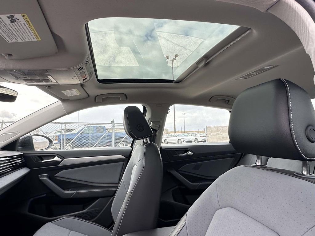 New 2026 Volkswagen Jetta SE image 15