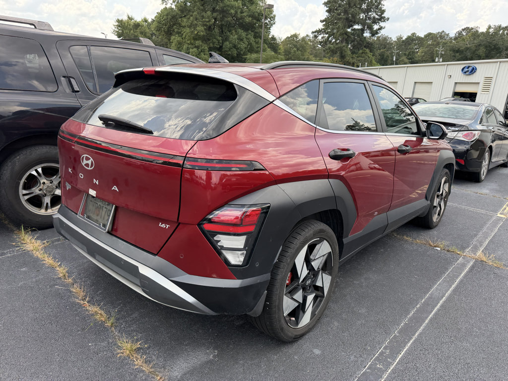 Used 2024 Hyundai Kona Limited FWD image 3