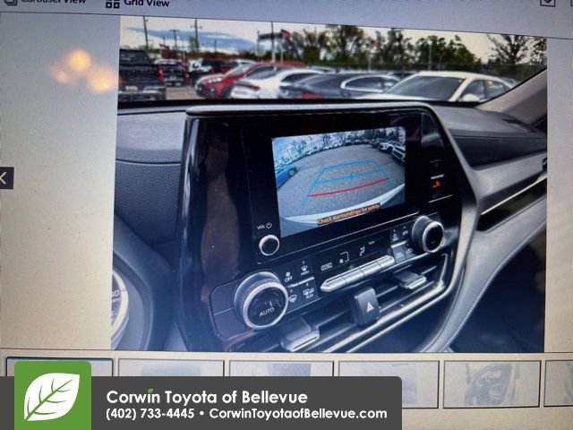 Used 2024 Toyota Highlander LE AWD/4WD image 20