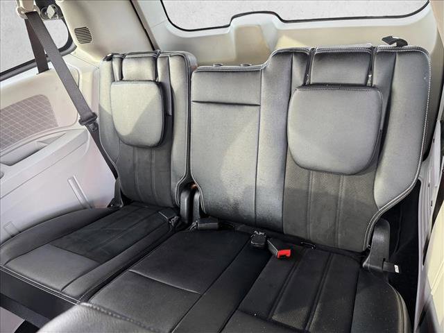 Used 2019 Dodge Grand Caravan SXT image 18
