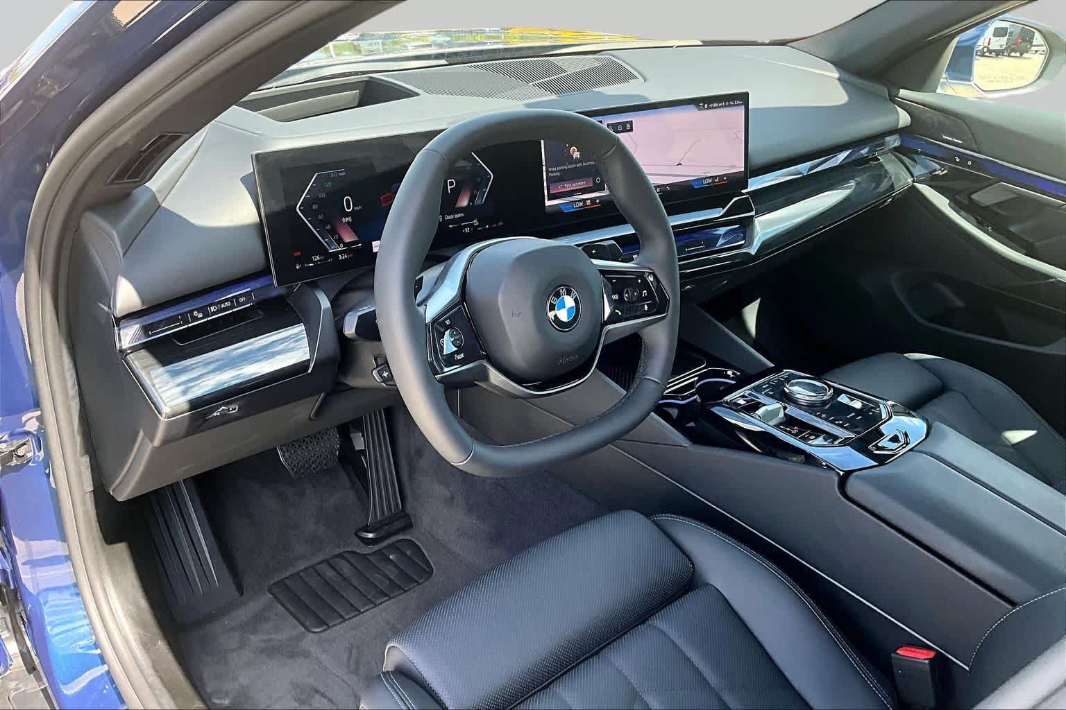 Used 2027 BMW 530i RWD image 16