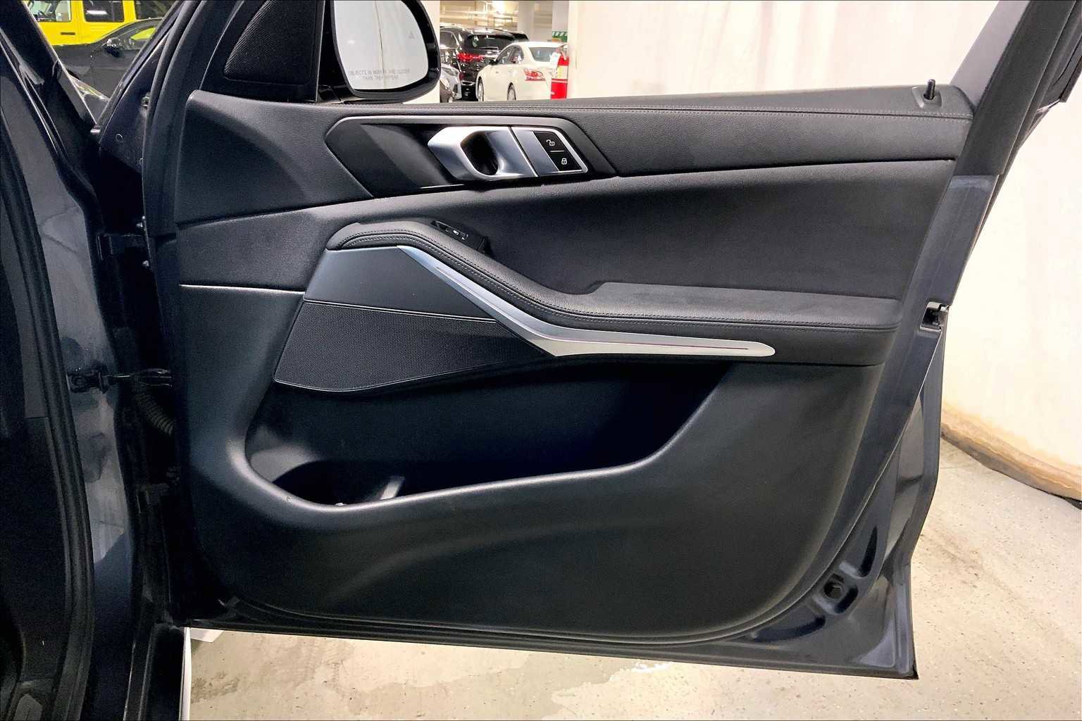 Used 2019 BMW X5 xDrive40i w/ Convenience Package image 23