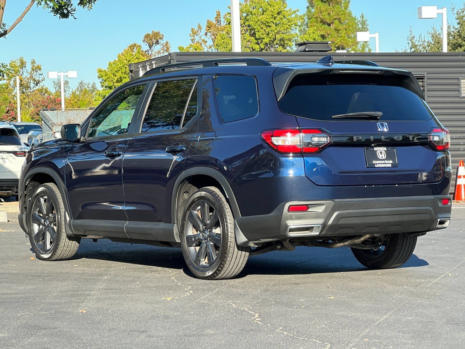 Certified 2025 Honda Pilot Sport image 4