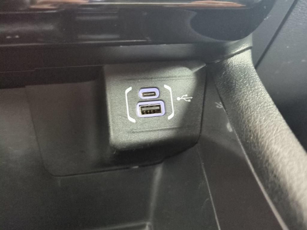 Used 2024 Jeep Compass Latitude AWD/4WD image 25