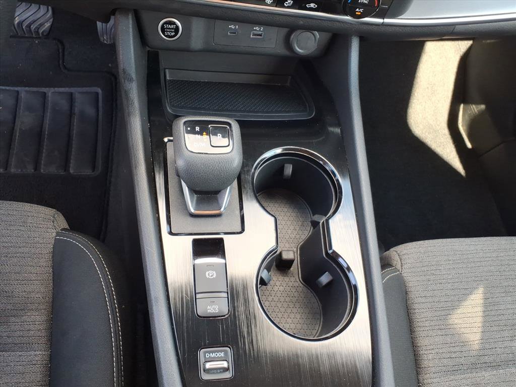 Used 2023 Nissan Rogue SV image 15