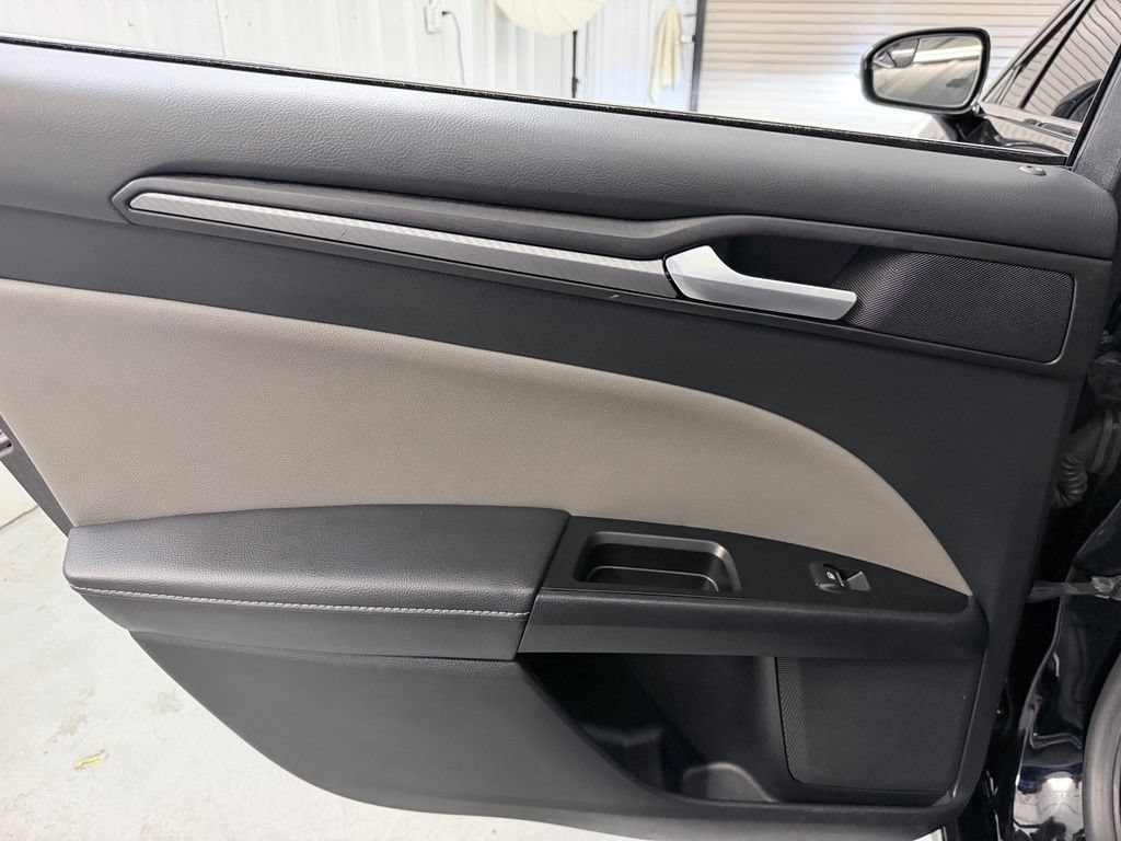 Used 2017 Ford Fusion Sport AWD/4WD image 28