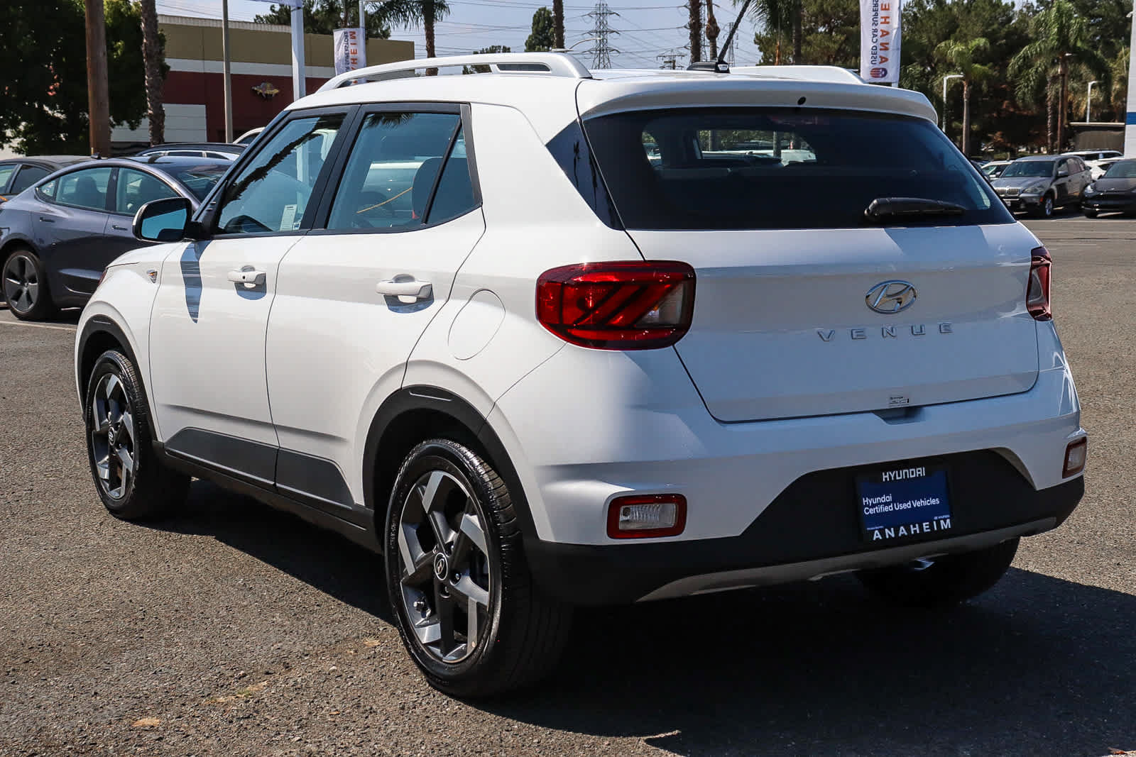 Used 2026 Hyundai Venue SEL FWD image 9