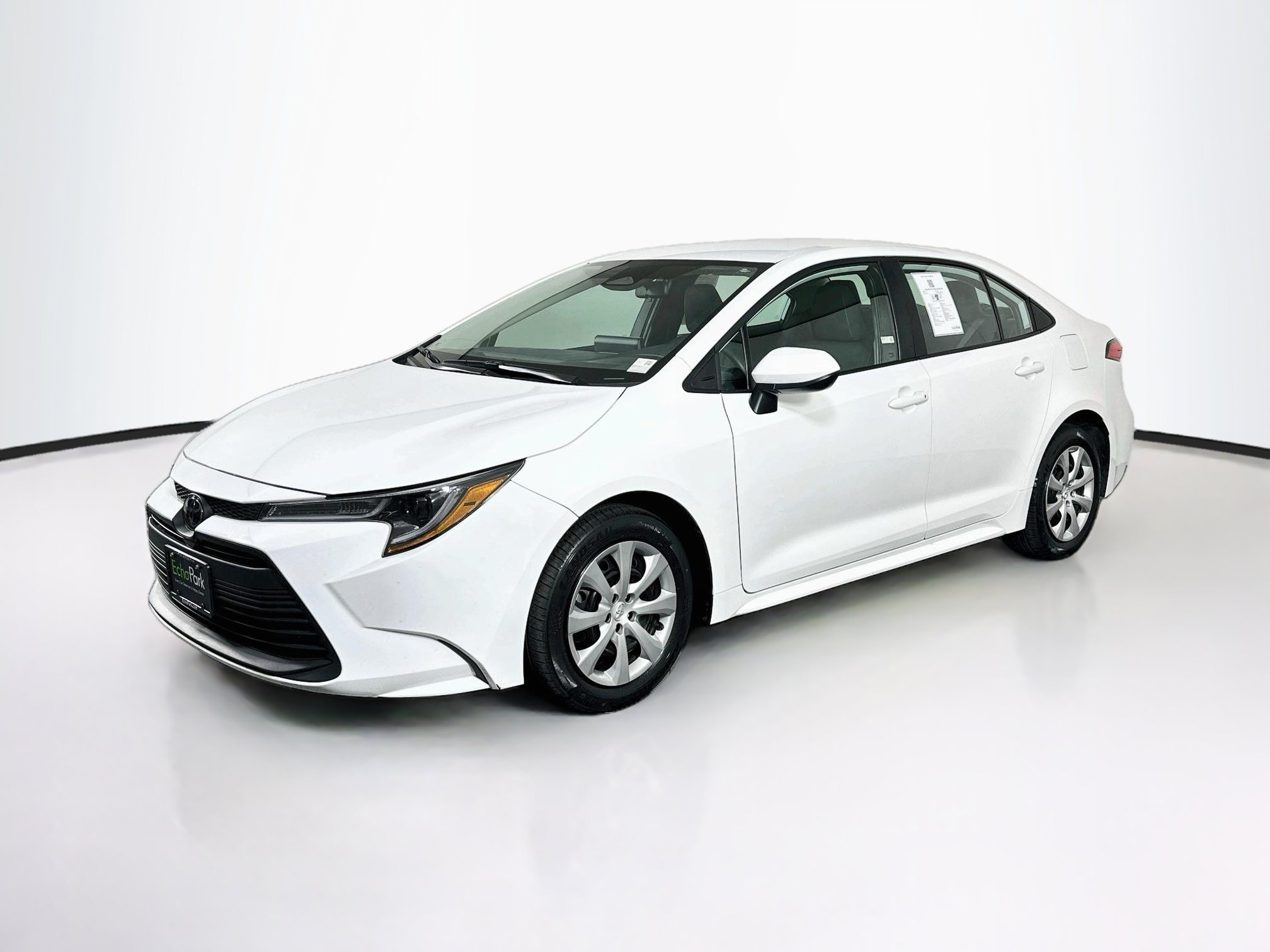 Used 2025 Toyota Corolla LE FWD image 3
