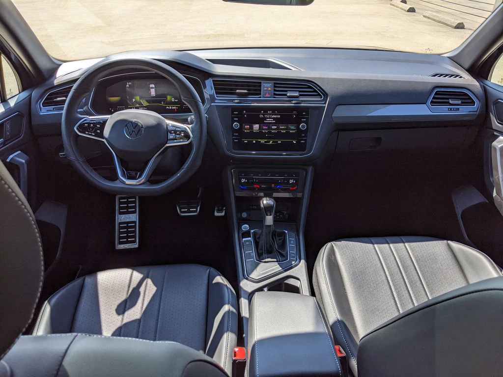 Certified 2023 Volkswagen Tiguan SE R-Line FWD image 12