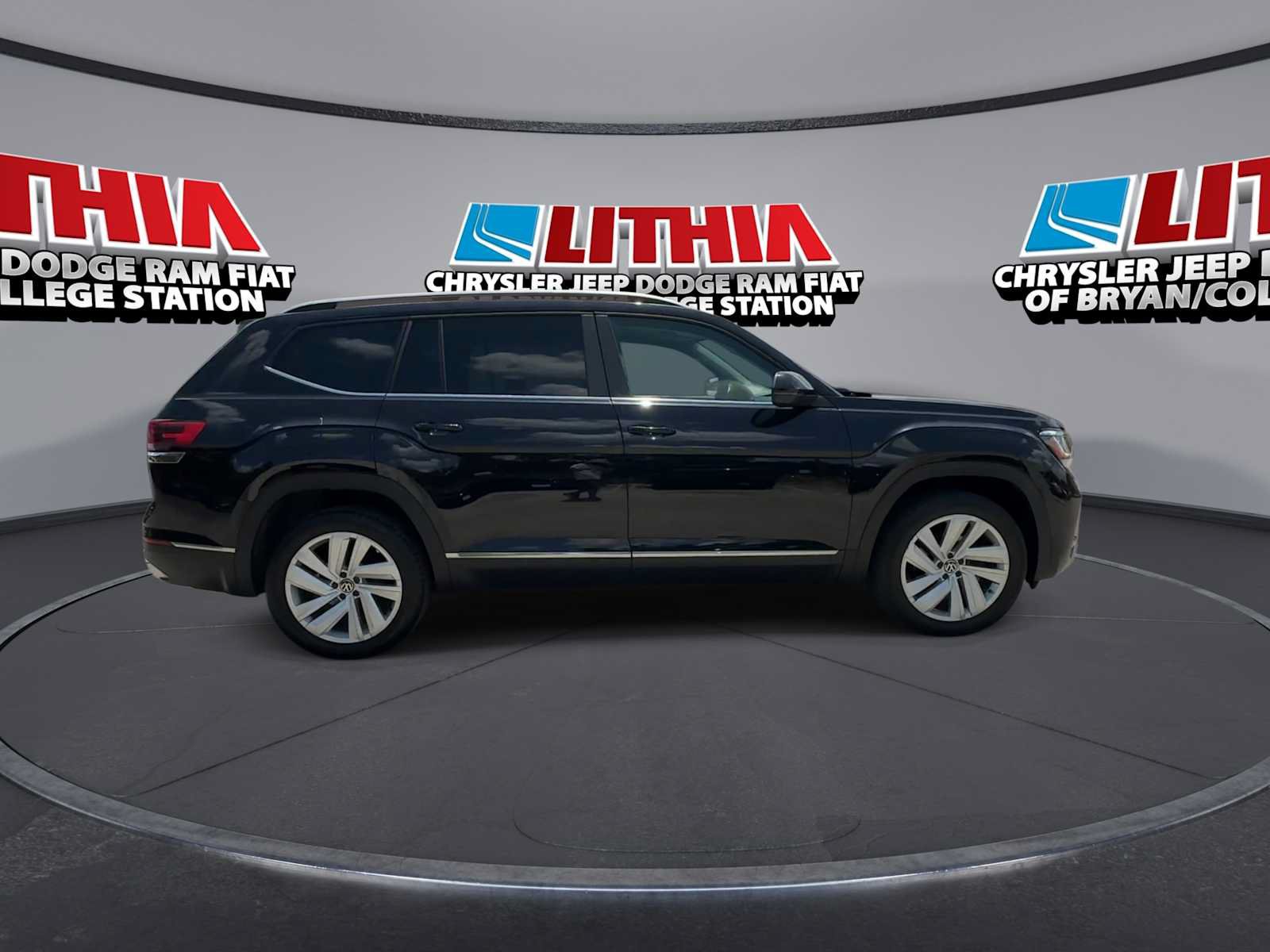 Used 2021 Volkswagen Atlas SEL AWD/4WD image 9